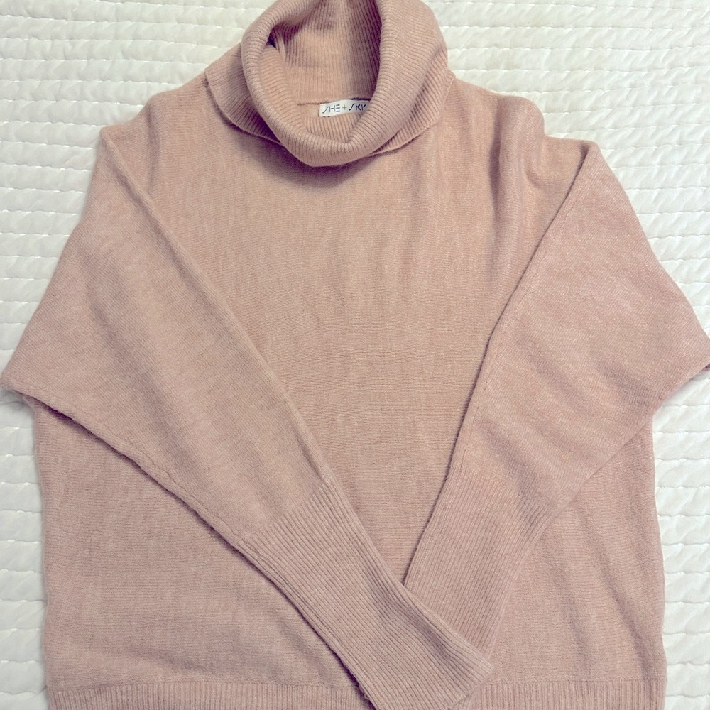 SHE + SKY- M- Boutique Turtleneck Sweater NWOT